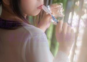 化身“无颜小天使wy”，在泳池里追逐水流的无圣光图集！
