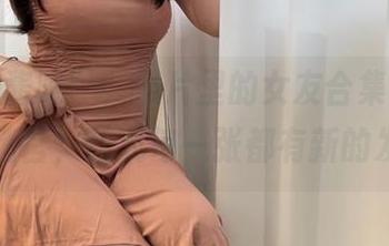 “是依酱呀”，照片里的女友合集，好像个小迷宫，让我每一张都有新的发现。