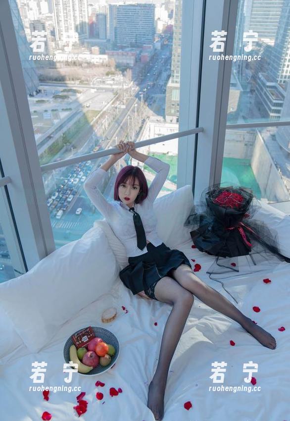 微密圈 - 在果儿Victoria的私房写真里，女王也可以甜美如蜜