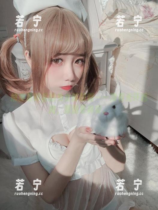 捕捉果咩酱的兔女郎时刻——没有光环遮掩，原图更真实。