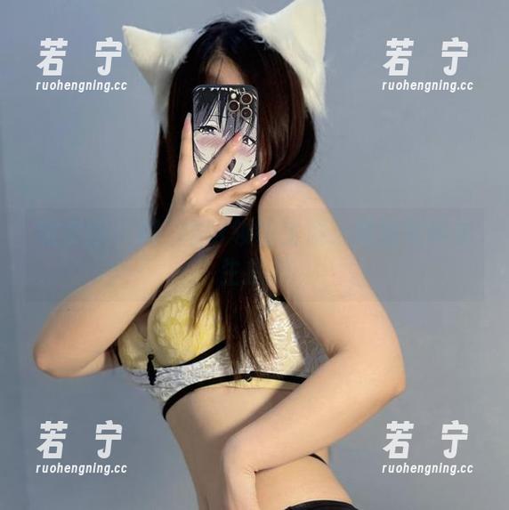 微密圈 - 桃沢樱呀领衔主演：黑丝写真求生指南