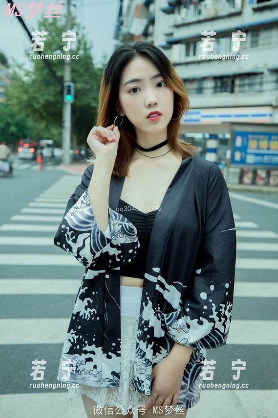 梦丝女神 - 福利不仅在生活，也在刘诺的黑白写真中默默游走
