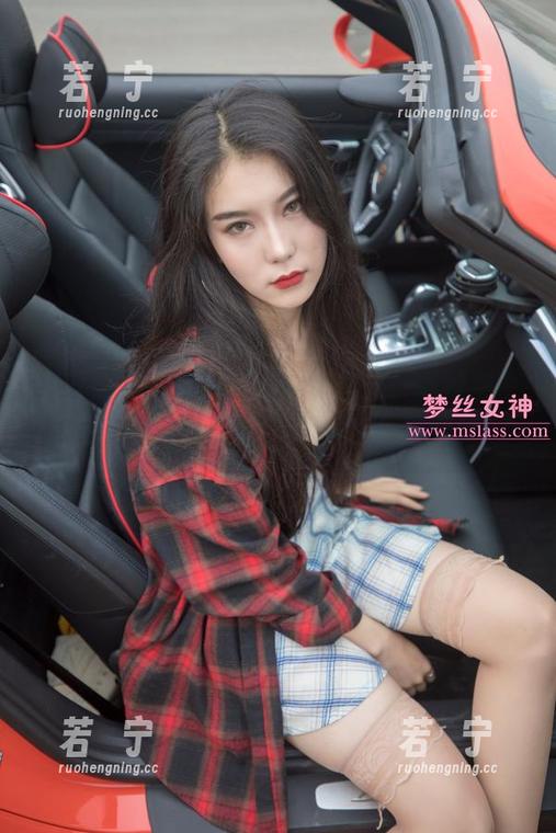 梦丝女神 - 一打开苏沐的图集，就被那笔直细腿给“刺”到了，得了，继续看！
