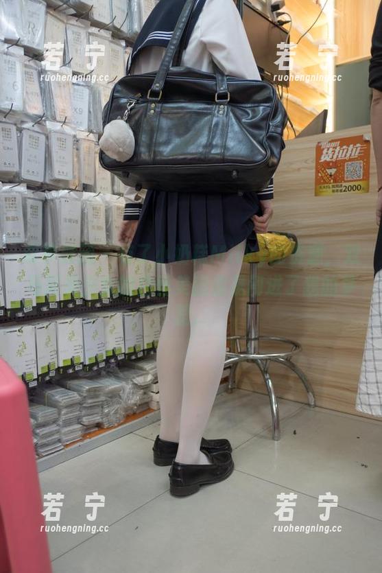 森萝财团 - 有了小奶糕Milky的资源，双马尾美少女的白丝美腿像是闯进了我的梦里。