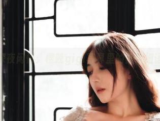 深夜闲情：樱晚gigi写真里的默默细语