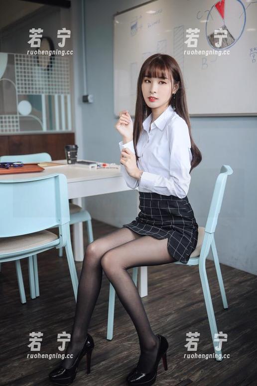 尝试宅家的泥泥汝，喵星人和水杯都成了Coser的池塘角色