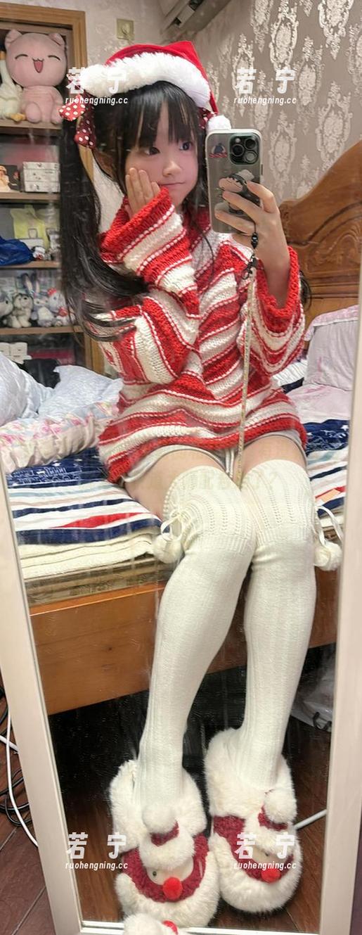 更新出炉，神沢永莉的和服照：有没有觉得就差个茶道大师配合她了？
