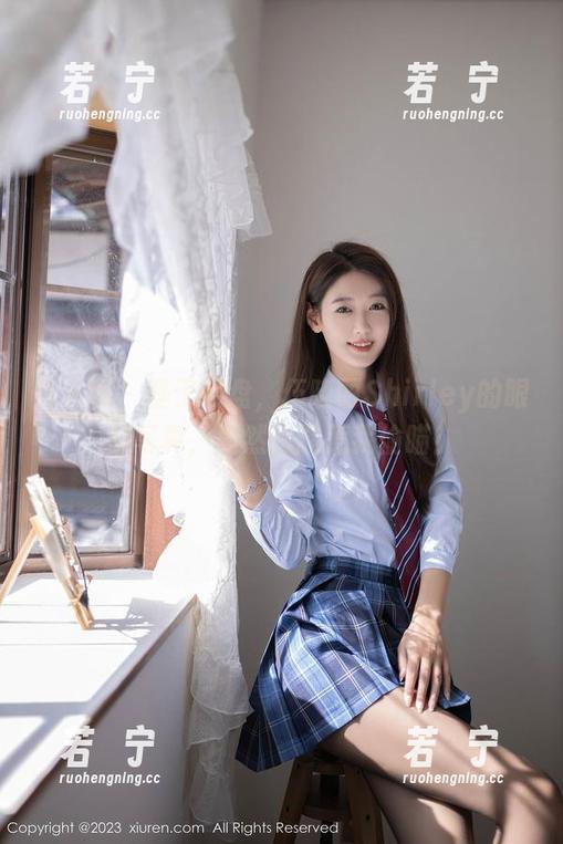 秀人网 - 基于网盘，伍晓丽Shirley的眼镜写真，竟然总能惹我偷瞄！