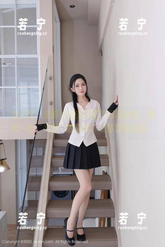 秀人网 - 史雨姐姐的万圣节写真合集，附送一份“鬼魅”的眼神，让你浮想联翩。