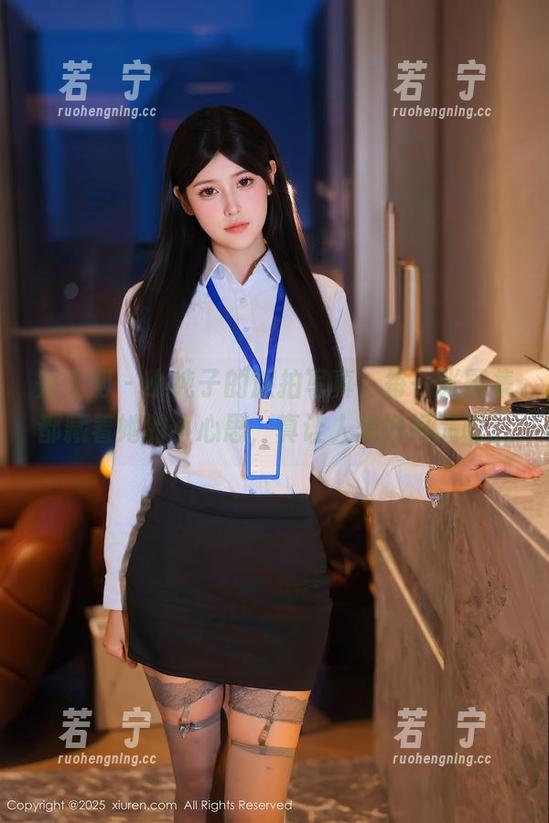 秀人网 - 小纯子的旅拍写真，每一张图集都藏着她的小心思，真让人想好好品味。