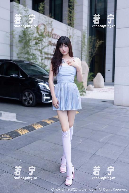 秀人网 - 一探究竟！梦娜Vanessa的白丝私房图包，想看吗？