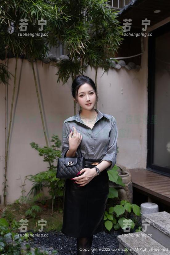 秀人网 - 水手服与涵涵Luna，这图包里的每张都让人想多看几眼！