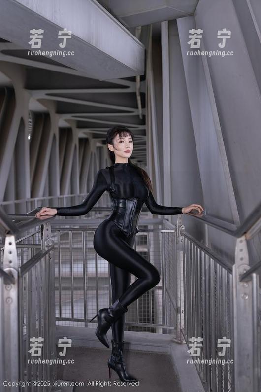 秀人网 - 浓浓的黑丝气息，美图合集，清水美嘉果然不愧是我的心水博主！