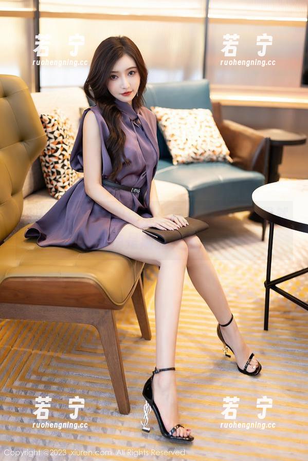 秀人网 - 夏天的温妮：最新美图，姐果然不愧是潮流女王。