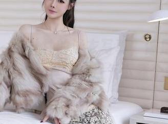 秀人网 – 燕甘甘的泳衣写真，像是夏天的冰淇淋，真想一口气下载个够