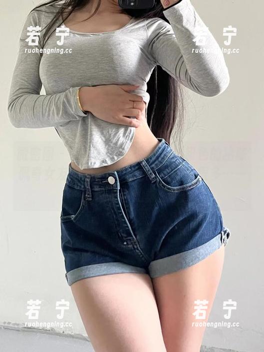 微密圈 - 原图好像在悄悄讲述粉色的猪陈佩奇女友的事，合集让我想到了很多…一些说不清的事情。