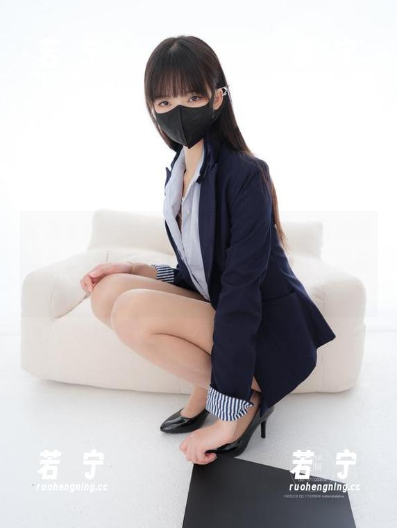 紧急企划 - 林书辞任性出镜：高清自拍新标杆，分享点我的护肤秘籍——其实就是不熬夜！