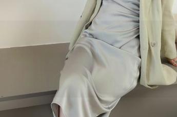 绮梦摄影 – 夏日的Yaya图：哎呀，照片里那种放松姿态，真想躺这儿，对，她就是我的梦想度假伴侣。