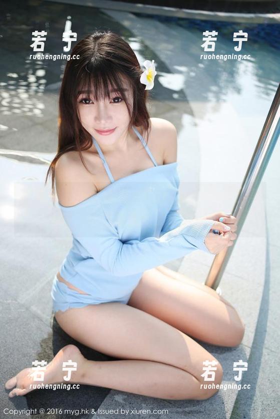 美媛馆 - 不信你看，Carina绮里嘉的美腿，这作品竟然能让人停须