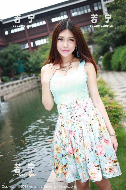 美媛馆 - 当我沉浸在唐琪儿il的婚纱合集中，我的脑海中渐渐浮现出不一样的两个我。