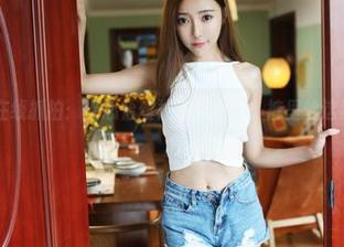 美媛馆 – 在线抓拍：温心怡丝袜下的原图，裤里丝这波真有意思。