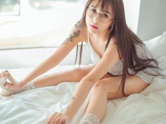 菠萝社 – 哇，免费的黑丝美图，感谢Monkey_小潘鼠，让我又见证了万种风情～