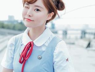 菠萝社 – 柳侑绮Sevenbaby玩扑克牌日记，挑战你的视觉，资源也一样出乎意料。