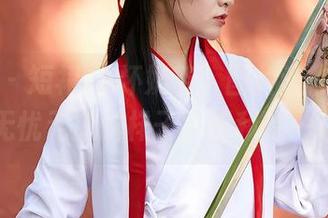 蜜桃社 – 短裙+E杯奶茶，图片让你怀念那份无忧无虑的样子，福利走一波！