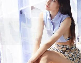 蜜桃社 – 美图赛高，Rola用牛仔裤证明了一切，不信去翻翻。