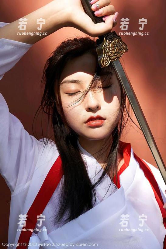 蜜桃社 - 看陆萱萱Cecilia的眼镜：无圣光写真让一切变得不那么闪亮了