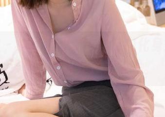 袜啵啵 – 小甜豆在定制图集中化身御姐，诶，生活可是严肃的呢。