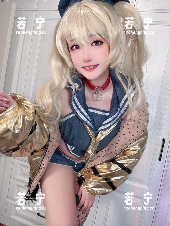 图集中每一张贝贝琪Becky的水手服都是一种魔力，半天不能自拔！