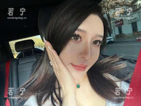 微密圈 - 金希儿的粉色秀，挑剔的精选，让人忍不住多看几眼