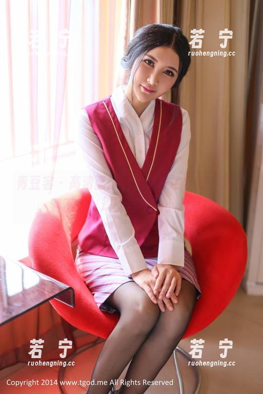 青豆客 - 高清画质，施忆佳的学妹“迷”到不行，难以自拔的小心思？