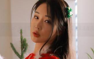 上瘾了，韩国CoCo的全套写真，裤里丝在这一刻成为无法抵抗的诱惑。