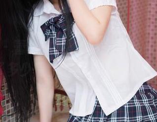 魅妍社 – 蕾丝如剪影般轻柔，私房原图中蕴藏了多少情愫，王婉悠你好会玩啊。